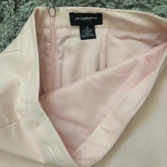 Liz Claiborne career skirt. - Picture 3 of 5